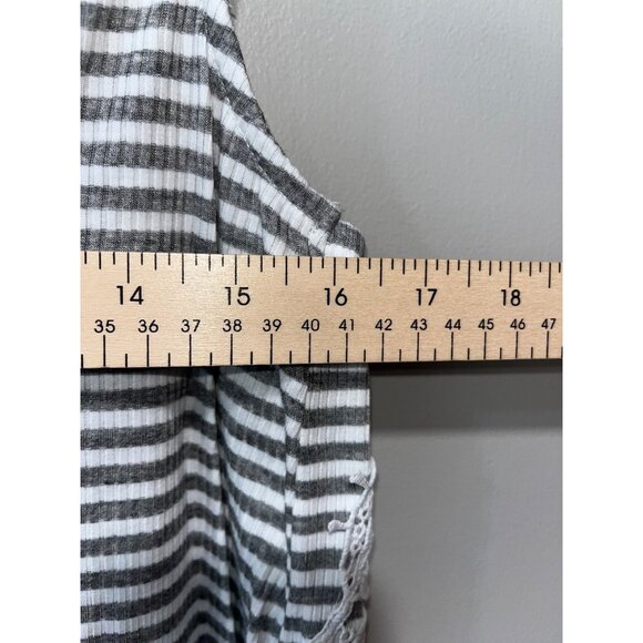 Sleeveless Striped Top With Lace Details By Maurices Medium Size White & Gray Co - Picture 4 of 9